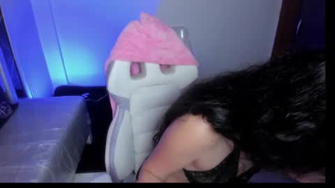 Snapshot of saraa_li chatting on 10-11-25, 03:28 saraa_li online show from 10-11-25, 03:28