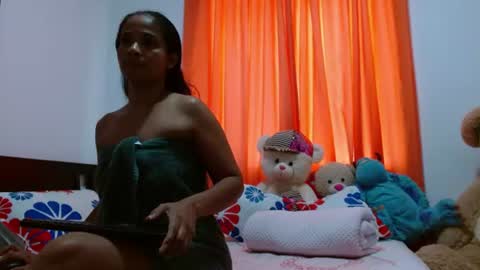 Snapshot of saraa_ramirezz_ chatting on 07-26-26, 07:43 sara online show from 07-26-26, 07:43