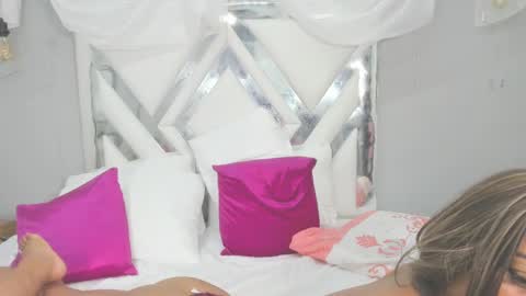 Snapshot of saraajhons chatting on 01-08-25, 09:55 Sara online show from 01-08-25, 09:55