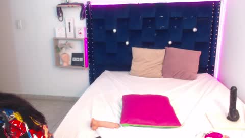 Snapshot of saraapril_1 chatting on 01-29-25, 11:04 SARAHGIL online show from 01-29-25, 11:04