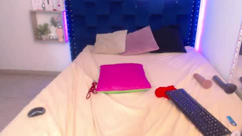 Snapshot of saraapril_1 chatting on 02-02-25, 03:39 SARAHGIL online show from 02-02-25, 03:39