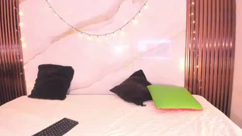 SARAHGIL online show from 07-12-26, 06:54