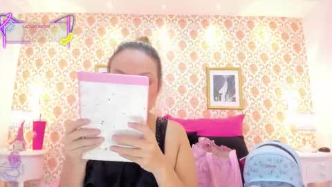 SaraAvila  online show from 11-12-25, 08:19