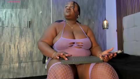 Snapshot of saraby_blandon chatting on 04-25-26, 11:02 online show from 04-25-26, 11:02