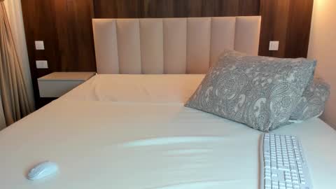 Snapshot of saradiamond01 chatting on 12-17-25, 09:04 saradiamond01 online show from 12-17-25, 09:04