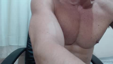 Snapshot of saradorj92 chatting on 10-26-25, 12:11 saradorj92 online show from 10-26-25, 12:11