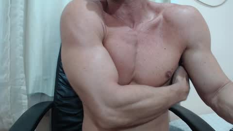 Snapshot of saradorj92 chatting on 11-11-25, 08:14 saradorj92 online show from 11-11-25, 08:14