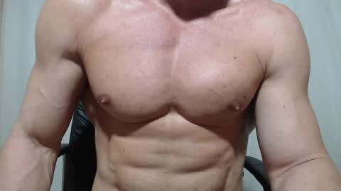 saradorj92 online show from 04-11-26, 05:01