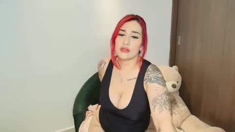 Sara online show from 10-28-25, 04:27