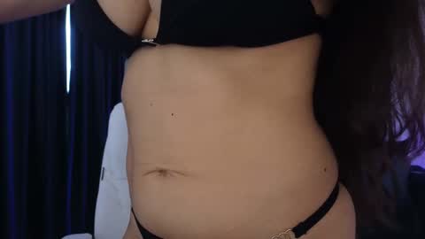 Snapshot of sarah2101 chatting on 05-06-26, 05:25 sarah l0v3 online show from 05-06-26, 05:25