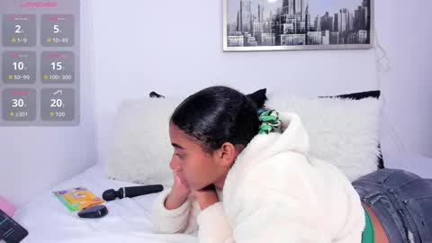 sarah_ashbourne online show from 10-07-25, 12:24