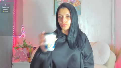 Snapshot of sarah_blake_ chatting on 04-22-26, 06:49 Sara online show from 04-22-26, 06:49