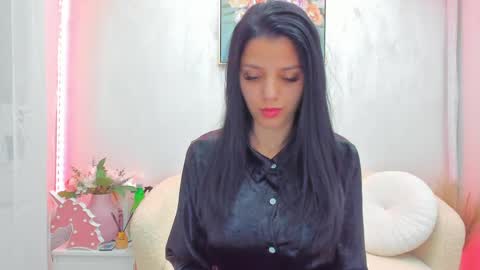 Snapshot of sarah_blake_ chatting on 04-24-26, 08:39 Sara online show from 04-24-26, 08:39