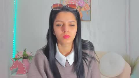 Snapshot of sarah_blake_ chatting on 04-25-26, 07:33 Sara online show from 04-25-26, 07:33