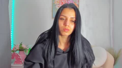 Snapshot of sarah_blake_ chatting on 04-29-26, 08:07 Sara online show from 04-29-26, 08:07