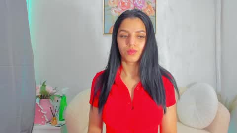 Snapshot of sarah_blake_ chatting on 05-06-26, 08:08 Sara online show from 05-06-26, 08:08