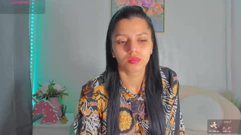 Snapshot of sarah_blake_ chatting on 05-17-26, 08:45 Sara online show from 05-17-26, 08:45