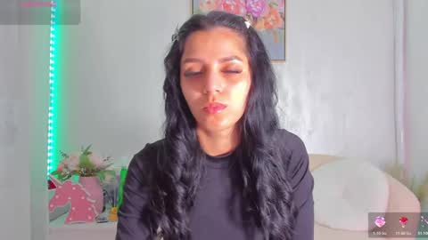 Snapshot of sarah_blake_ chatting on 05-25-26, 07:36 Sara online show from 05-25-26, 07:36