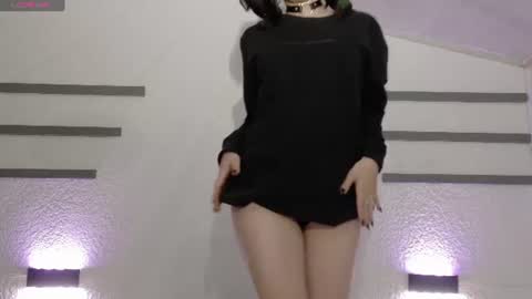 Snapshot of sarah_cute028 chatting on 06-19-26, 01:37 Sarah online show from 06-19-26, 01:37