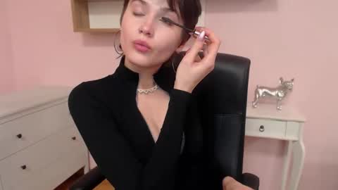 Snapshot of sarah_desire01 chatting on 04-23-26, 07:52 Sarah online show from 04-23-26, 07:52
