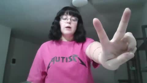 Sarah online show from 12-30-24, 01:26