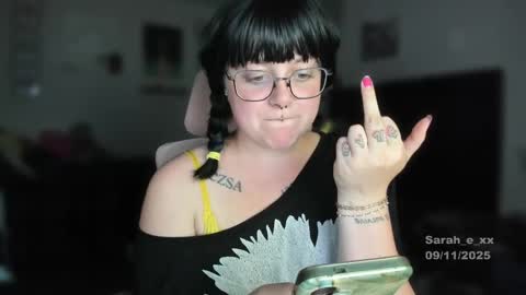 Sarah online show from 09-12-25, 02:33