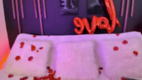 Snapshot of sarah_jacobbs chatting on 02-14-25, 05:46 online show from 02-14-25, 05:46