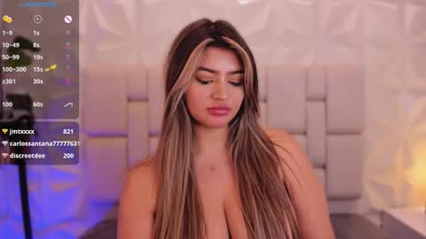 Snapshot of sarah_jacobbs chatting on 03-08-25, 05:43 online show from 03-08-25, 05:43