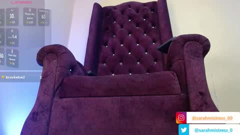 Snapshot of sarah_mistress_ chatting on 11-07-25, 06:30 Sarah online show from 11-07-25, 06:30