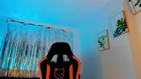 INSTAGRAM...sarah22 p online show from 03-01-25, 02:59