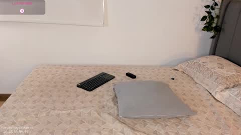 Snapshot of sarah_rayy chatting on 03-11-25, 10:31 sarah_rayy online show from 03-11-25, 10:31