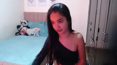 Snapshot of sarah_stone15 chatting on 12-14-24, 05:14 Sarah online show from 12-14-24, 05:14