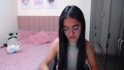 Snapshot of sarah_stone15 chatting on 01-07-25, 02:31 Sarah online show from 01-07-25, 02:31