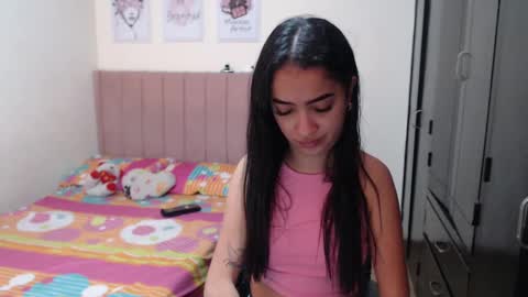 Snapshot of sarah_stone15 chatting on 01-15-25, 03:50 Sarah online show from 01-15-25, 03:50