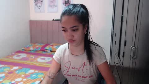 Snapshot of sarah_stone15 chatting on 01-26-25, 02:41 Sarah online show from 01-26-25, 02:41