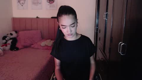 Snapshot of sarah_stone15 chatting on 01-29-25, 12:43 Sarah online show from 01-29-25, 12:43