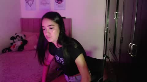 Snapshot of sarah_stone15 chatting on 01-31-25, 06:47 Sarah online show from 01-31-25, 06:47