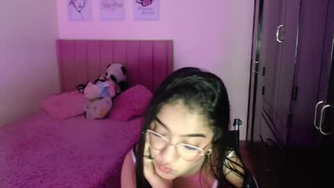 Snapshot of sarah_stone15 chatting on 02-13-25, 01:40 Sarah online show from 02-13-25, 01:40