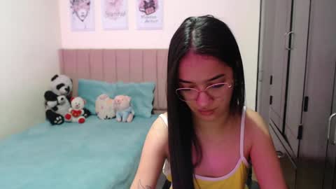 Snapshot of sarah_stone15 chatting on 03-04-25, 03:59 Sarah online show from 03-04-25, 03:59