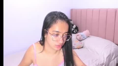 Snapshot of sarah_stone15 chatting on 10-08-25, 03:31 Sarah online show from 10-08-25, 03:31