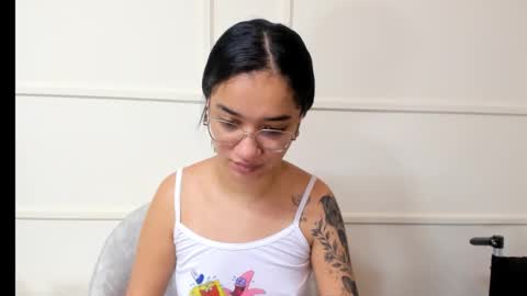 Snapshot of sarah_stone15 chatting on 02-17-26, 12:07 Sarah online show from 02-17-26, 12:07