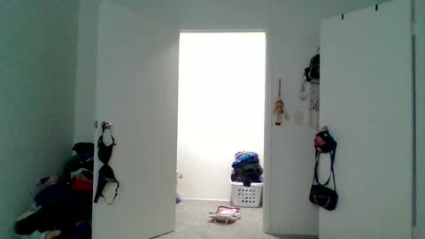 Snapshot of sarahbear642 chatting on 06-18-26, 08:02 sarahbear642 online show from 06-18-26, 08:02