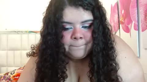 Snapshot of sarahbowiie chatting on 11-12-25, 10:09 SarahBowiie online show from 11-12-25, 10:09