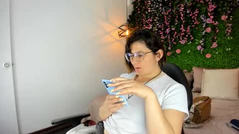 Sarah Deyvis online show from 12-02-25, 01:17