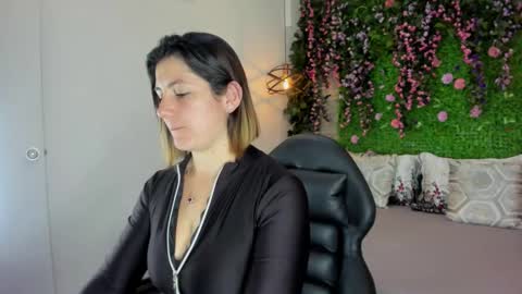 Sarah Deyvis online show from 03-02-26, 01:51