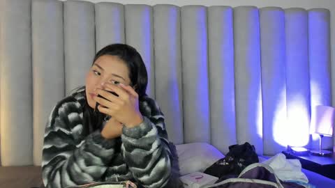 Snapshot of sarahevans__ chatting on 01-04-25, 11:22 Sarah Evans online show from 01-04-25, 11:22