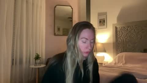Snapshot of sarahgiroux86 chatting on 06-10-26, 04:56 Sarah online show from 06-10-26, 04:56