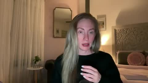 Sarah online show from 06-22-26, 03:47