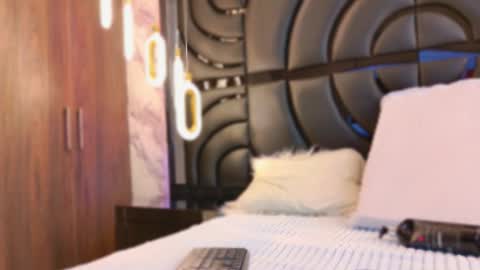 Snapshot of sarahgrey18 chatting on 02-13-25, 02:31 Sarah online show from 02-13-25, 02:31