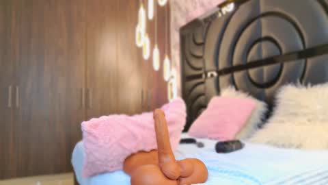 Snapshot of sarahgrey18 chatting on 02-17-25, 02:26 Sarah online show from 02-17-25, 02:26